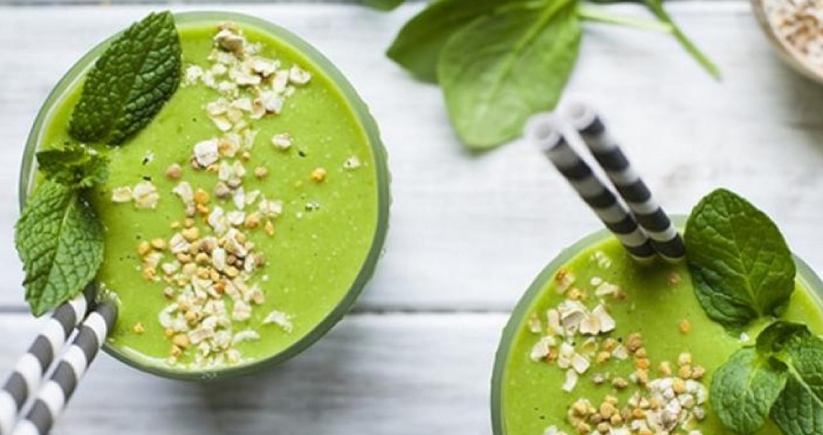 2 green smoothies